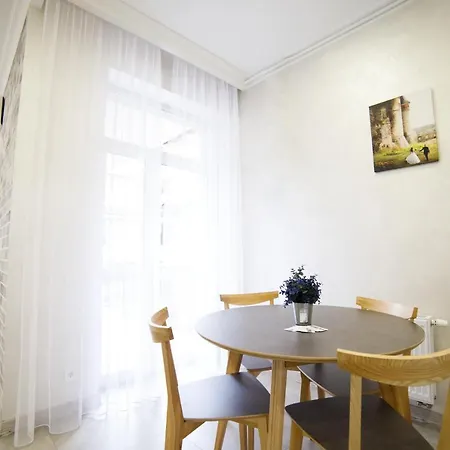 Lux Apartments Lviv Exterior photo