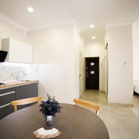 Lux Apartments Lviv Exterior photo