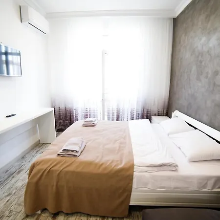Lux Apartments Lviv Exterior photo